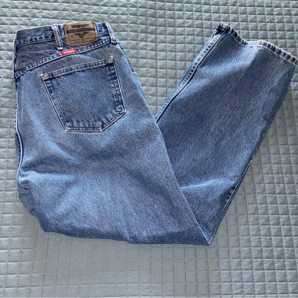 Wrangler Mens Jeans Relaxed Fit Straight Size 40 x 32 - (C1225F)